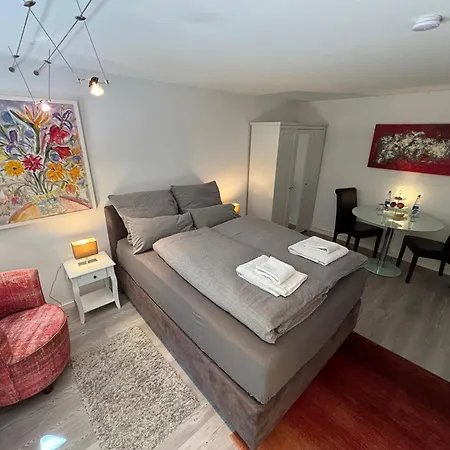 Appartement Doppelzimmer In Stuttgart-birkach - Naehe Musicals Im Si-zentrum, Messe, Flughafen, Uni Hohenheim Stuttgart