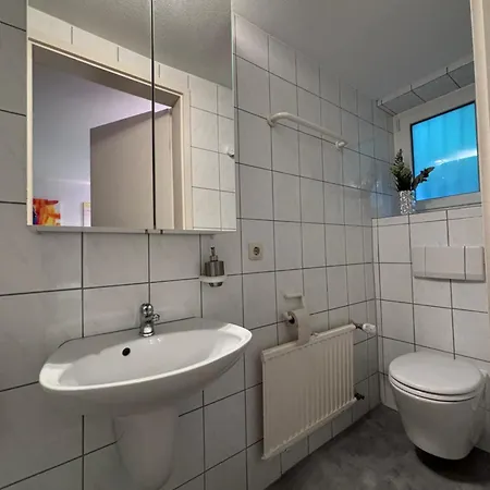 Doppelzimmer In Stuttgart-birkach - Naehe Musicals Im Si-zentrum, Messe, Flughafen, Uni Hohenheim