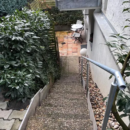 Doppelzimmer In Stuttgart-birkach - Naehe Musicals Im Si-zentrum, Messe, Flughafen, Uni Hohenheim