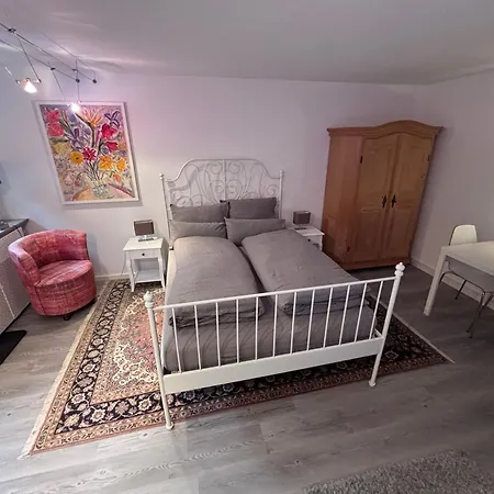 Doppelzimmer In Stuttgart-birkach - Naehe Musicals Im Si-zentrum, Messe, Flughafen, Uni Hohenheim Apartment *